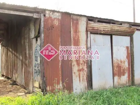 Acceso a Santa Lucia 100