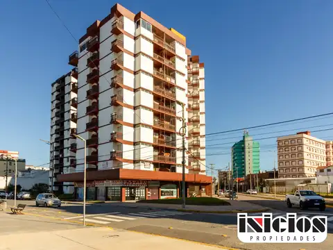 Departamento: Diag. Rivadavia N° 8 Esq. Av Costanera - Mar de Ajó - C971