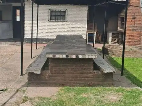 Casa quinta, estilo campo, sobre lote de 1.100 m2