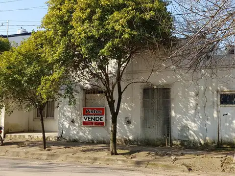 Rivadavia  (e/ Alvear y Sarmiento)