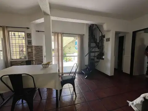 Depto Tipo Casa 4 ambientes con 1 baño