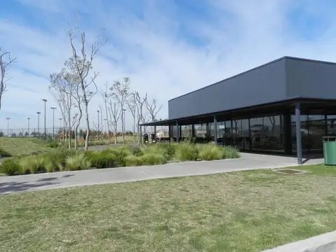 Puertos del Lago, Amarras. 100