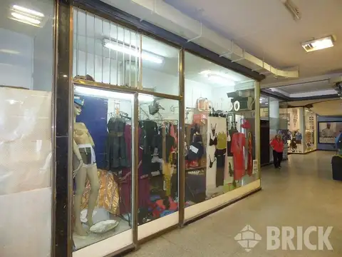 AV. SANTA FE AL 1500 - LOCAL EN PLANTA BAJA EN GALERIA ARMENIA 11 M2