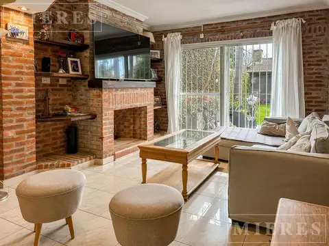Casa en Venta con 1 cochera