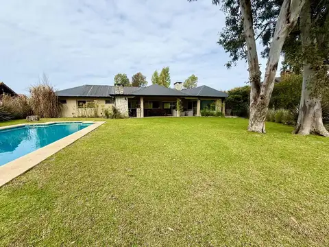 CASA 6 AMB AL LAGO. FINCAS DEL LAGO. ESCOBAR