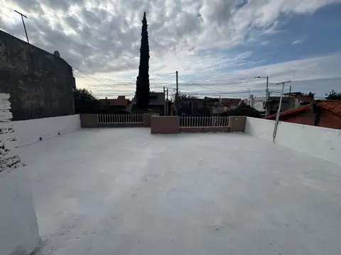 VENTA CASA 3 AMB PATIO Y PARRILLA VILLA DOMINICO