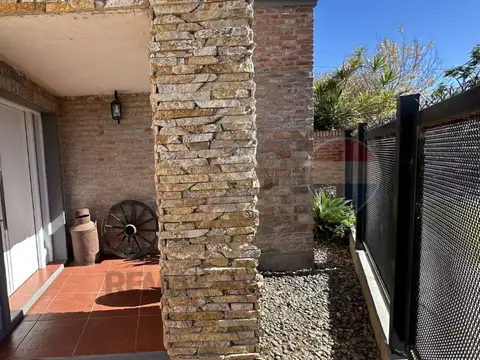 Casa en venta en Santo Tomé. 3 dorm en esquina
