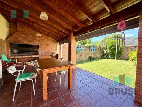 Depto Tipo Casa en Venta de 5 ambientes