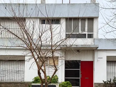 2 Ambientes a 2,5 cuadras del mar y 4 de Peatonal 83