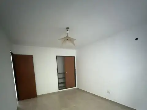 Oficina en Alquiler en Arguello, $ 680.000