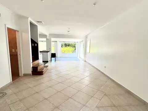 Casa 6 ambientes con 3 baños