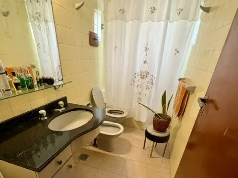 Depto Tipo Casa en Venta en Flores, USD 155.000