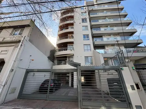 Departamento en venta de 3 Ambientes con cochera en Quilmes Centro