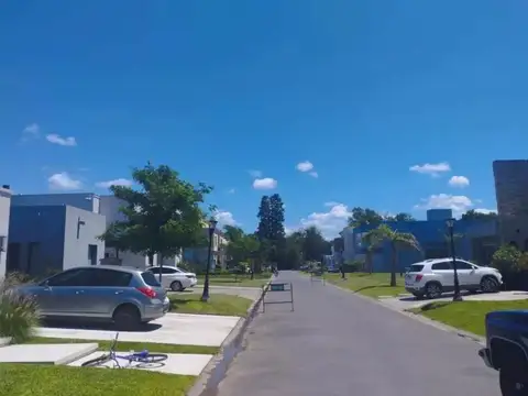 Increíble Lote En Venta En Barrio Magna