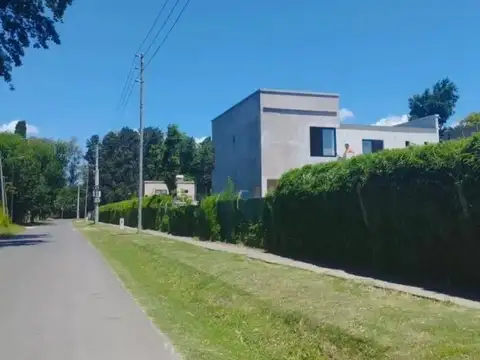 MMC. Increíble lote en venta en barrio Magna, Malv Arg