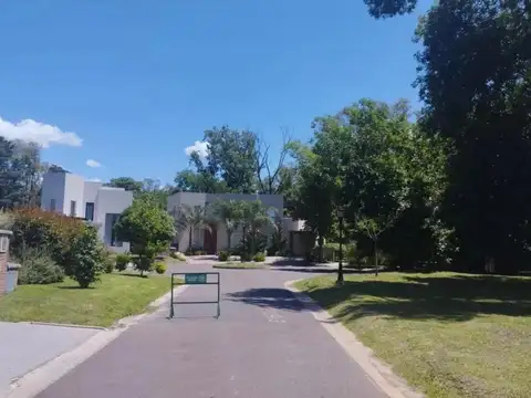 Terreno en Venta en Ingeniero Adolfo Sourdeaux, USD 124.000