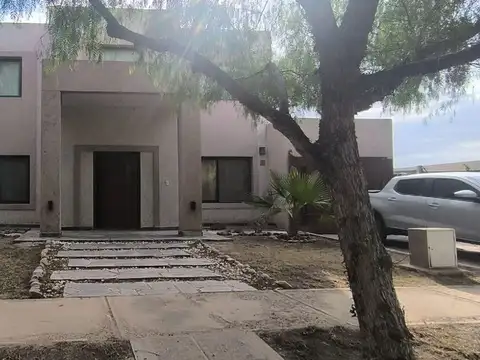 CASA EN VENTA EN TERRUÑOS DE ARAOZ III MENDOZA