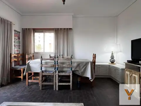 Departamento en venta - 3 Dormitorios 2 Baños - Villa Gesell