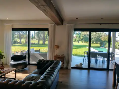 ESPECTACULAR CASA A ESTRENAR CON VISTA ABIERTA AL GOLF – LAS PRADERAS DE LUJÁN