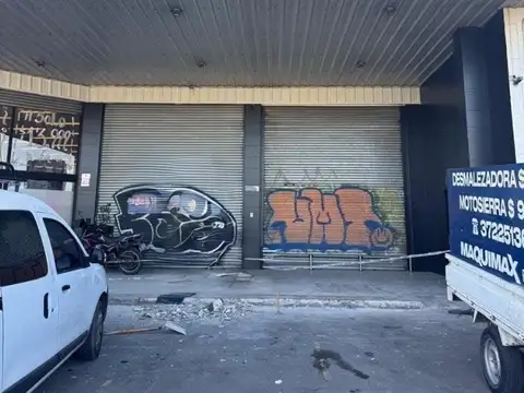 AMPLIO LOCAL COMERCIAL ITUZAINGO SOBRE COLECTORA