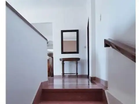 Depto Tipo Casa 7 ambientes con 2 baños