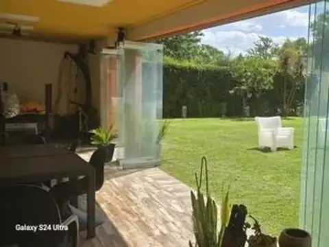 Quinta en Venta con 3 cocheras