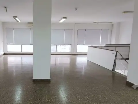 Oficina en Alquiler en Flores, $ 1.300.000