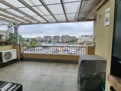 VENTA departamento 3 AMBIENTES c/ cochera TERRAZAS DE LA BAHIA NORDELTA .