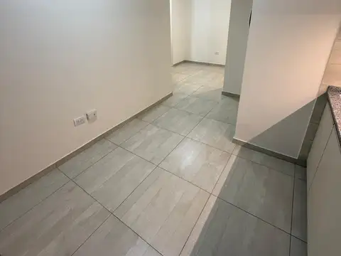 Departamento en Alquiler en Monte Castro, $ 750.000