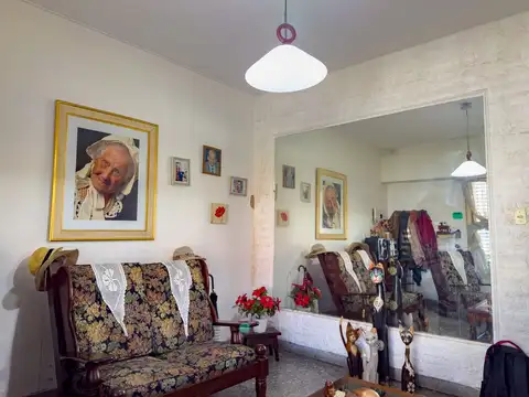 Casa 5 ambientes con 2 baños