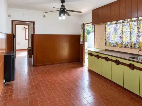 Casa 4 ambientes con 1 baño
