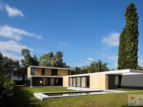 Excelente casa moderna en San Carlos C.C.
