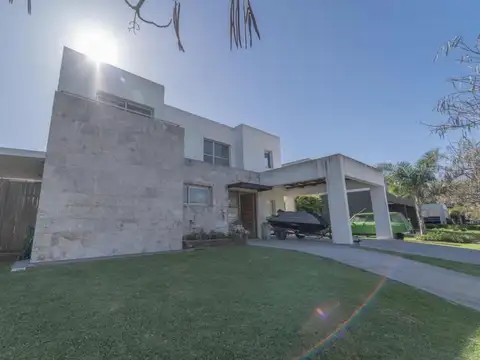 VENTA Casa a la laguna en Los Alisos – Nordelta