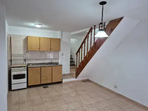 Depto Tipo Casa en Alquiler de 2 ambientes