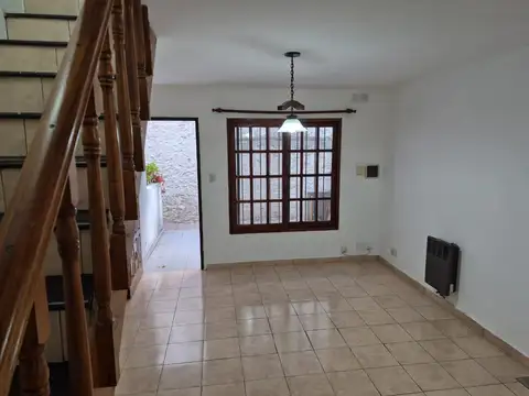 Depto Tipo Casa en Alquiler de 1 dormitorio