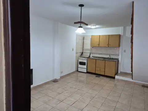 Depto Tipo Casa en Alquiler en Villa Ballester, $ 520.000