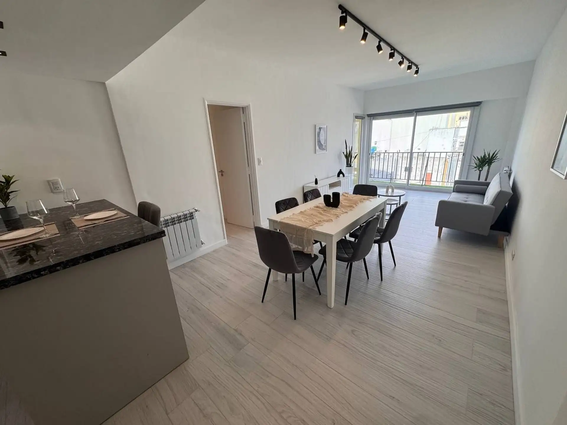 4 AMBIENTES CON BALCON TERRAZA - ZONA CENTRO