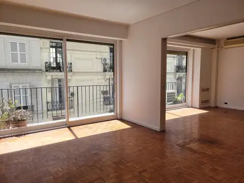 Arenales y Carlos Pellegrini