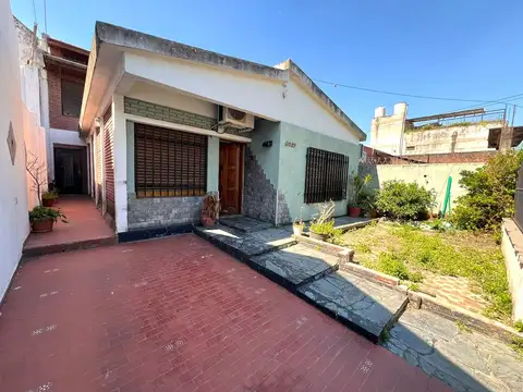 Excelente casa sobre lote propio en Villa Maipú