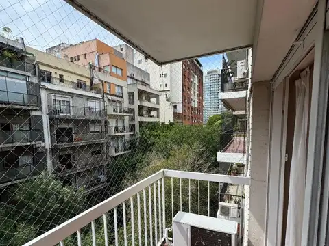 4 Ambientes Muy Luminoso con Balcón a mts. de Subte Linea D