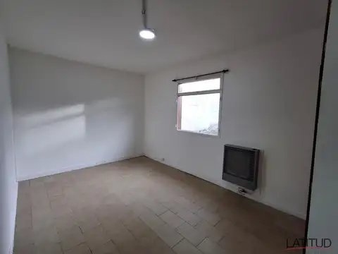 Casa de 3 dormitorios en alquiler a 4 cuadras del centro