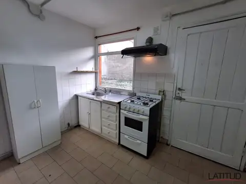 Casa 4 ambientes con 1 baño