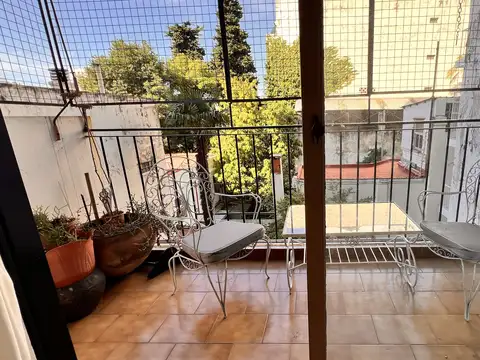 Pque. Rivadavia 3 y 1/2 ambientes  VISTA PULMÓN, BAÑO, TOILETTE, COCINA, lavadero + COMEDOR DIARIO, Aire acondicionado.