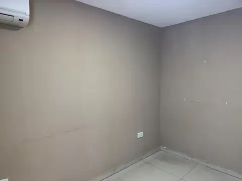 Oficina 2 ambientes con 3 baños