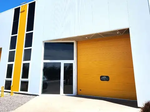 GALPÓN EN ALQUILER CON OFICINA Y BAÑO EN CIUDAD INDUSTRIA