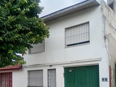 VENTA CASA MULTIFAMILIAR 2 PHS.COCHERA AVELLANEDA