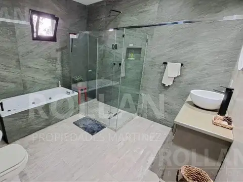 Casa en Alquiler Temporal con 3 cocheras