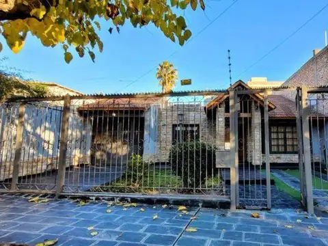 CASA EN VENTA EN GUAYMALLÉN