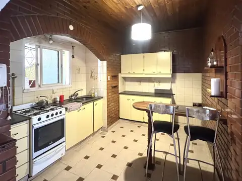 Depto Tipo Casa en Alquiler de 3 ambientes