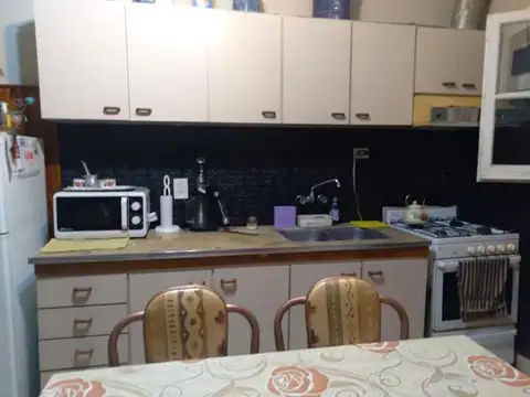 CASA TRES AMBIENTES CON PATIO